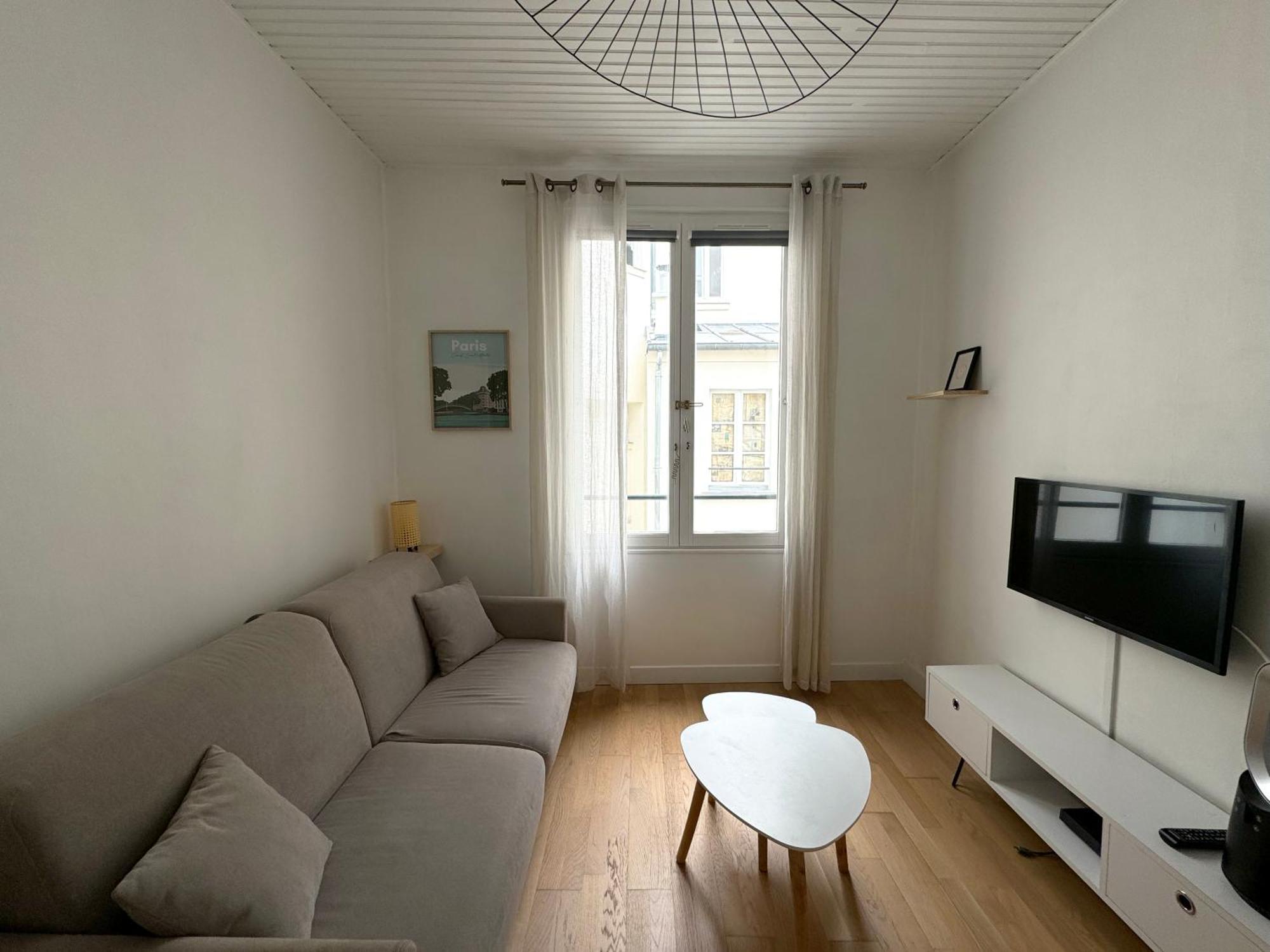 Cosy Canal Saint Martin Apartment *
